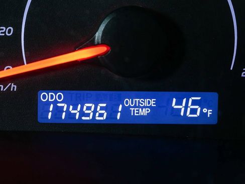 Used 2011 Toyota Camry LE image 13