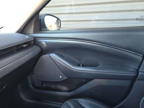 Used 2021 Ford Mustang Mach-E Premium image 16