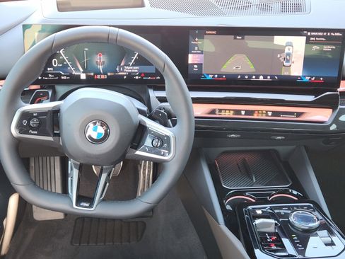 Used 2026 BMW 540i xDrive w/ M Sport Package AWD/4WD image 22