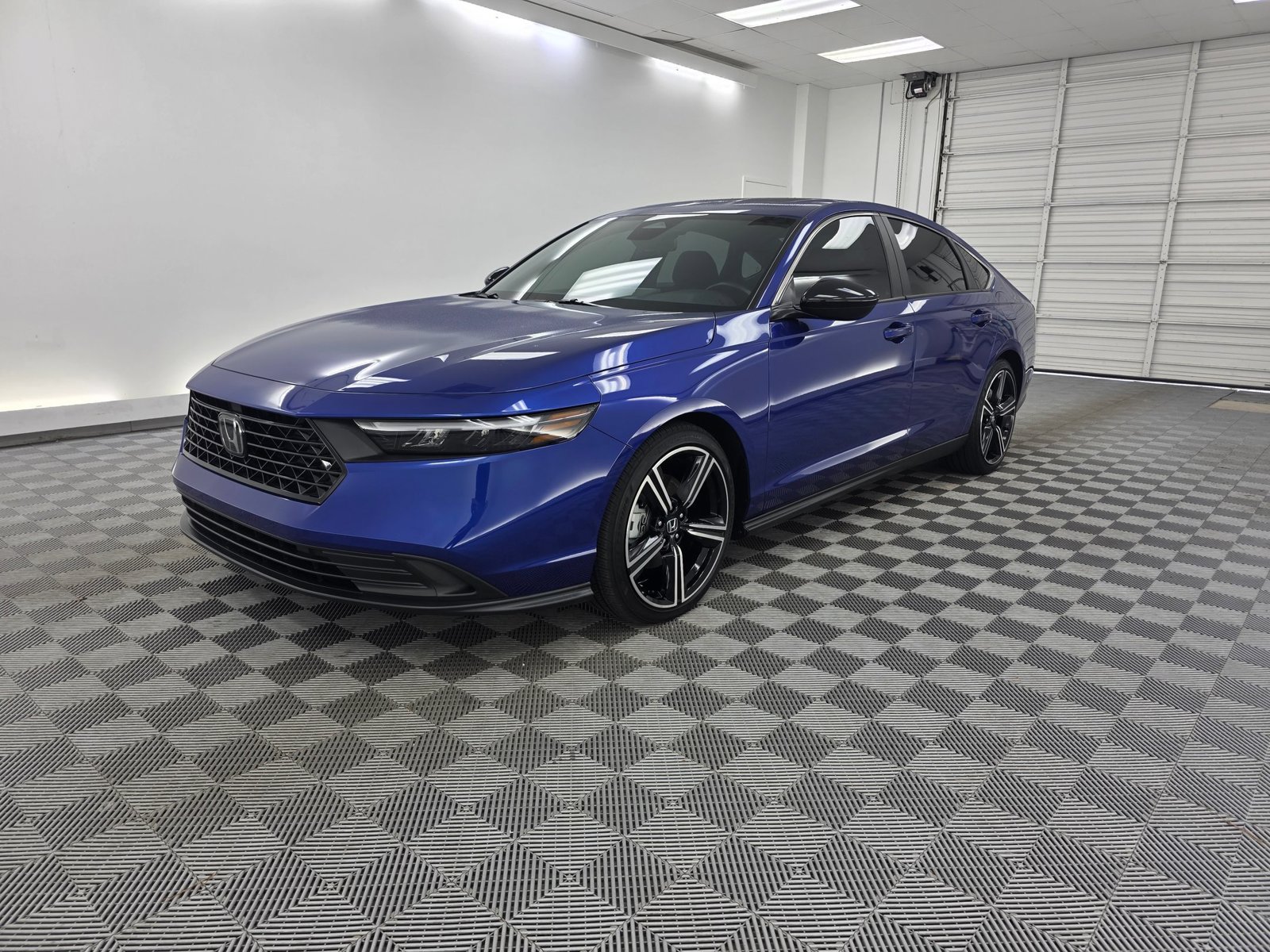 Used 2025 Honda Accord Sport image 1
