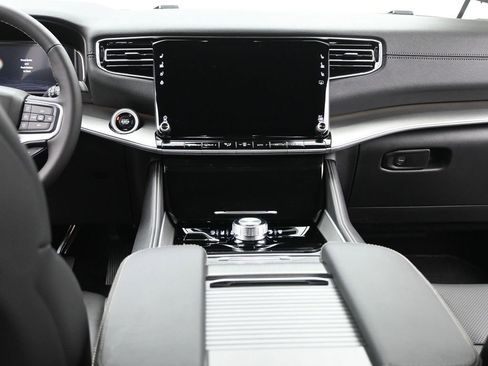 New 2026 Jeep Grand Wagoneer image 27