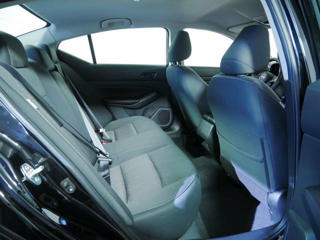 Used 2025 Nissan Altima 2.5 SV FWD image 14