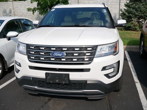 Used 2017 Ford Explorer Limited AWD/4WD image 2