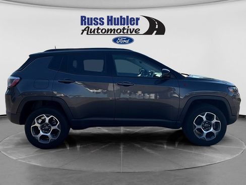 Used 2022 Jeep Compass Trailhawk w/ Trailhawk Convenience Group AWD/4WD image 8