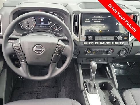 Certified 2025 Nissan Frontier SV RWD image 10