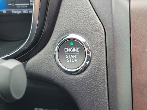 Used 2018 Ford Fusion Titanium image 29