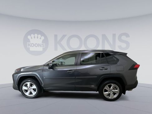 Used 2021 Toyota RAV4 XLE Premium AWD/4WD image 5