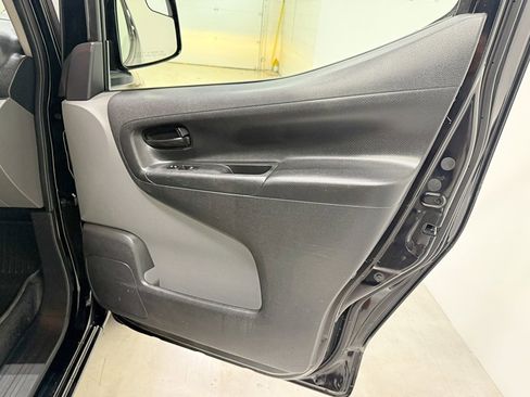 Used 2019 Nissan NV200 SV w/ Navigation Package image 38