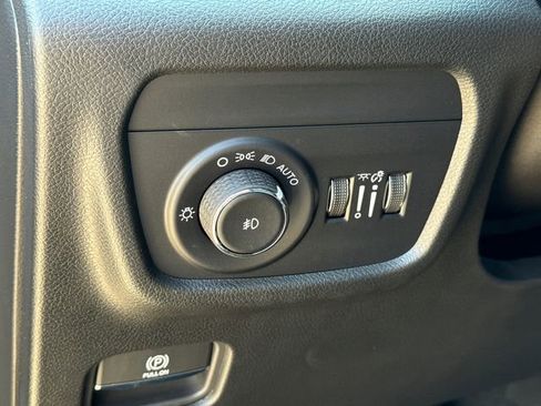 New 2025 Jeep Grand Cherokee Limited w/ Luxury Tech Group II RWD image 23