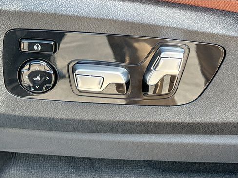 New 2026 BMW ALPINA XB7 AWD/4WD image 28