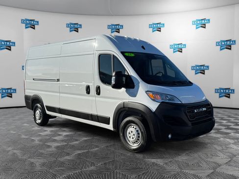 Used 2025 RAM ProMaster 2500 w/ Storage Group image 8