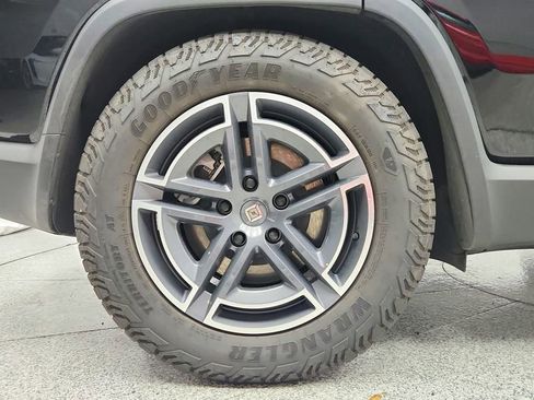 Used 2025 Rivian R1S Adventure image 13