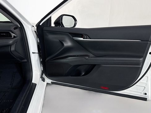 Used 2024 Toyota Camry SE FWD image 23