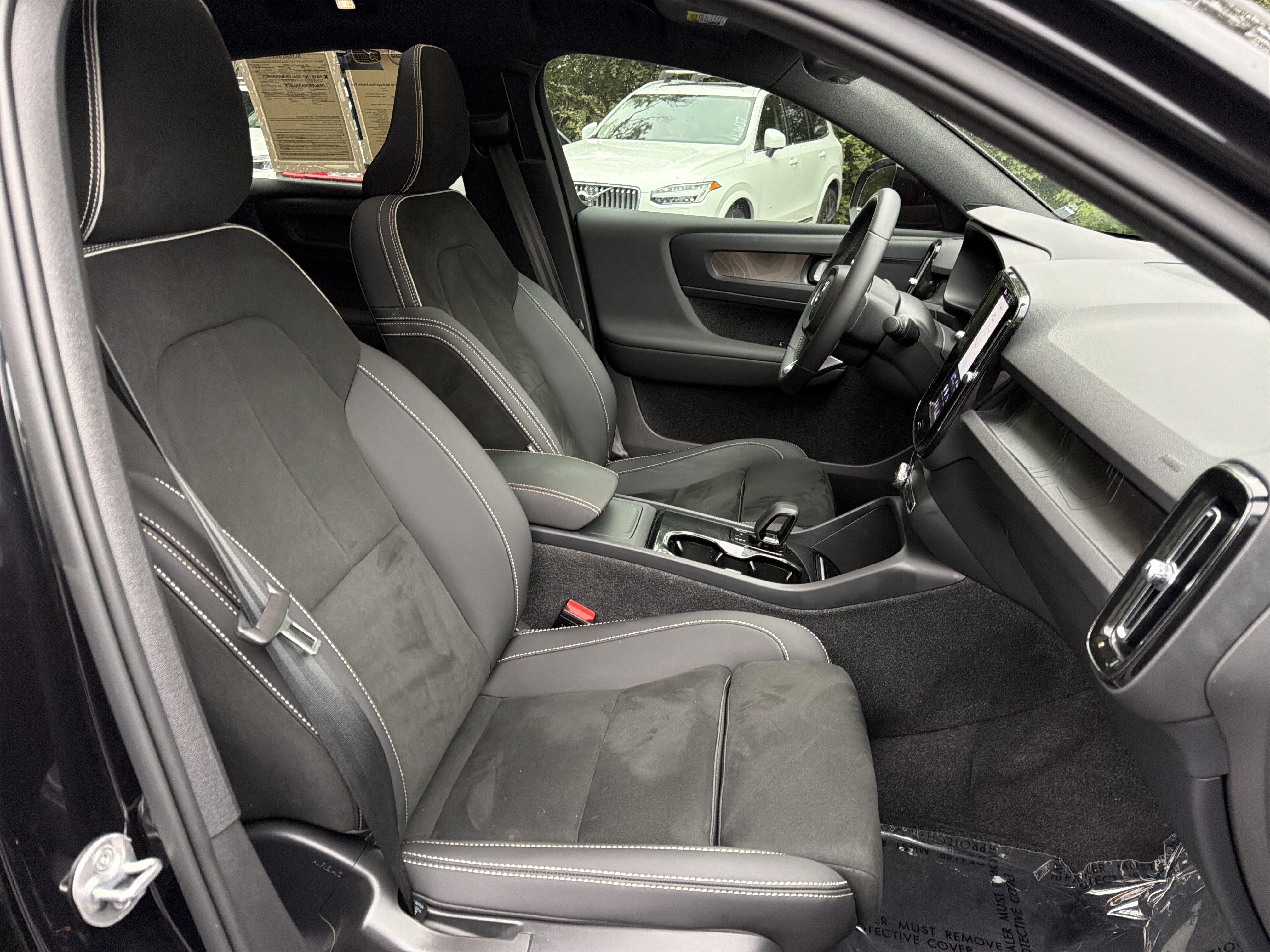Certified 2023 Volvo C40 P8 Recharge Plus w/ Climate Package AWD/4WD image 35