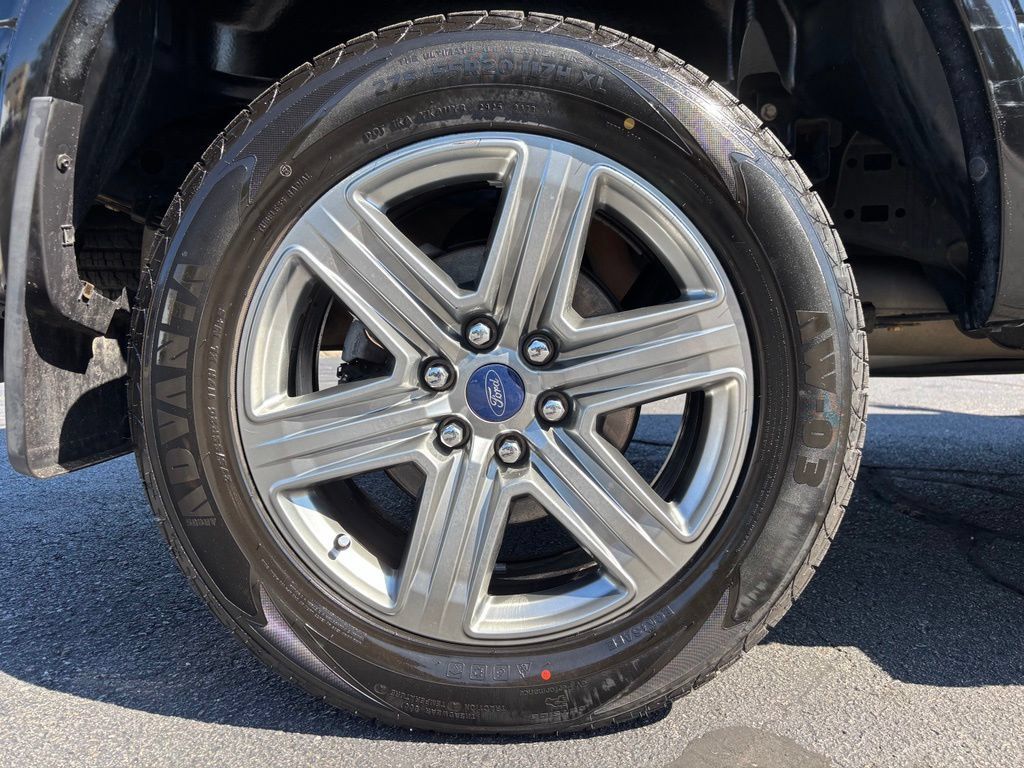 Used 2018 Ford F150 XLT w/ Equipment Group 302A Luxury AWD/4WD image 17