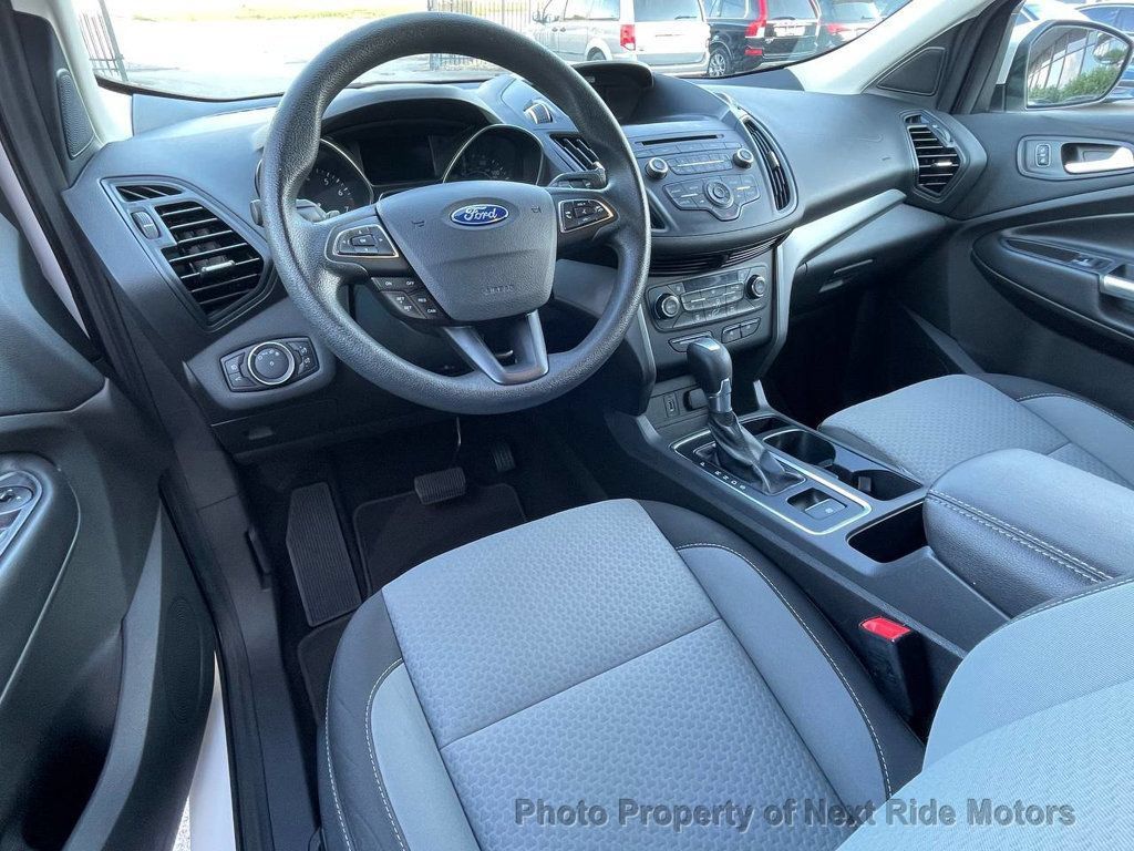 Used 2017 Ford Escape SE FWD image 15