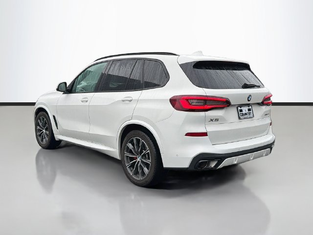 Used 2022 BMW X5 xDrive40i w/ M Sport Package AWD/4WD image 5