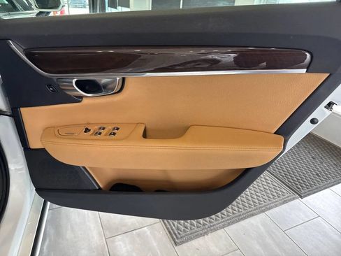 Used 2018 Volvo S90 T5 Momentum w/ Convenience Package AWD/4WD image 38