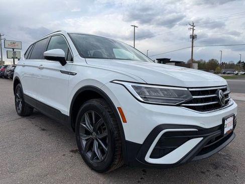 Used 2022 Volkswagen Tiguan SE AWD/4WD image 3