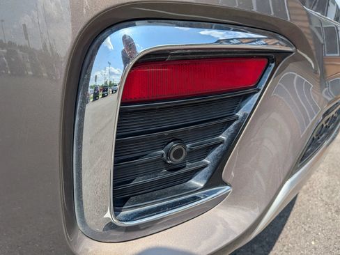 Used 2019 Kia Sorento SX FWD image 18