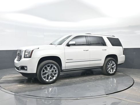 Used 2018 GMC Yukon Denali w/ Denali Ultimate Package image 2