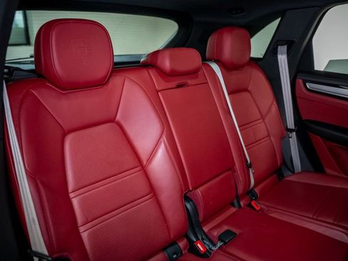 Used 2022 Porsche Cayenne S Platinum image 35