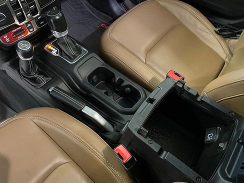 Used 2020 Jeep Gladiator Rubicon w/ Uconnect 4C Nav & Sound Group image 9