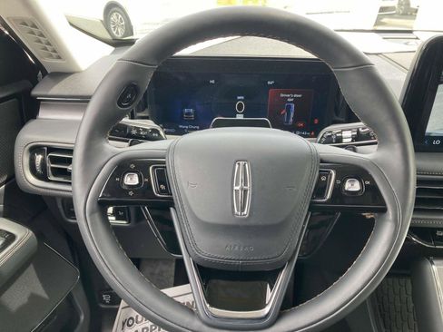 Certified 2025 Lincoln Aviator AWD w/ Equipment Group 101A image 31