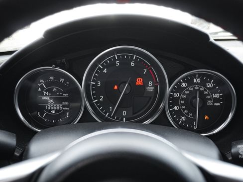 Used 2016 MAZDA MX-5 Miata Club image 20