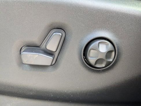New 2026 Chrysler Pacifica Select FWD image 22