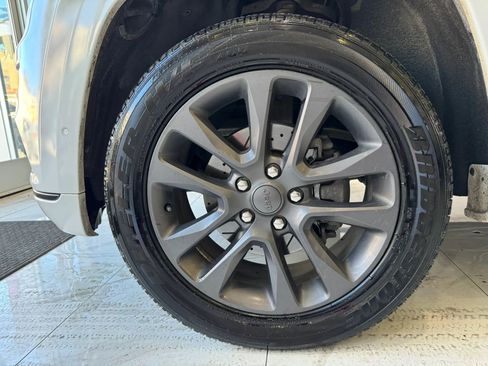 Used 2019 Jeep Grand Cherokee High Altitude AWD/4WD image 34