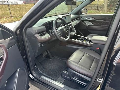 Used 2025 Ford Explorer Platinum w/ Ultimate Package image 41