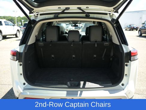 Used 2023 Nissan Pathfinder SL w/ SL Premium Package AWD/4WD image 38