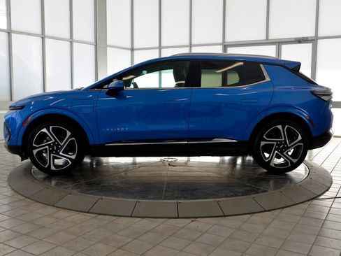 Used 2025 Chevrolet Equinox EV LT w/ Convenience Package II image 5