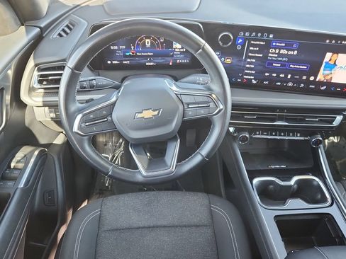 Used 2024 Chevrolet Traverse LT AWD/4WD image 12