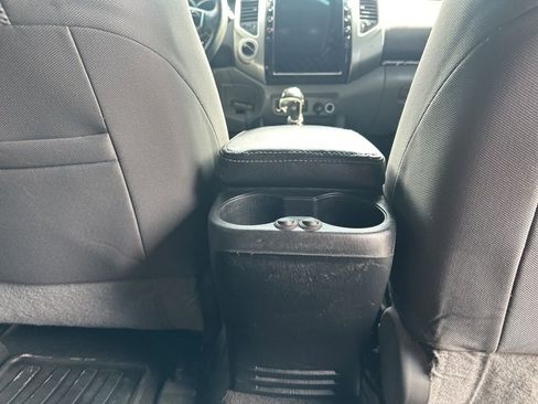 Used 2014 Toyota Tacoma w/ TRD Off-Road Package image 25