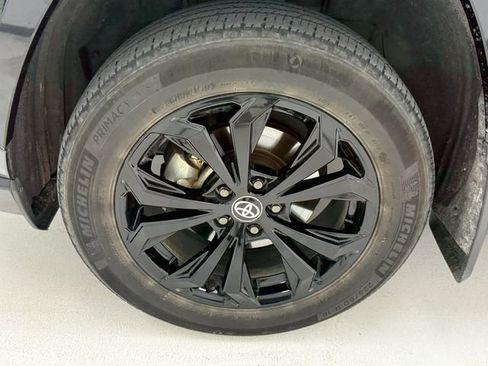 Used 2023 Toyota RAV4 SE AWD/4WD image 7