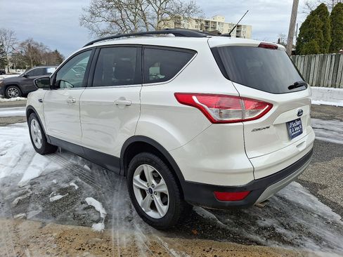 Used 2016 Ford Escape SE w/ Equipment Group 201A image 4