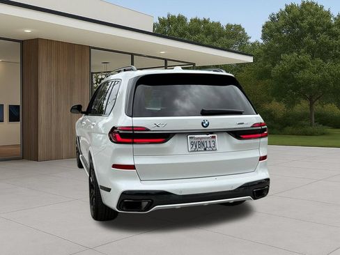 Used 2026 BMW X7 xDrive40i w/ M Sport Package AWD/4WD image 11