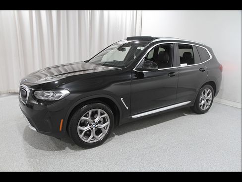Used 2023 BMW X3 xDrive30i w/ Premium Package AWD/4WD image 3