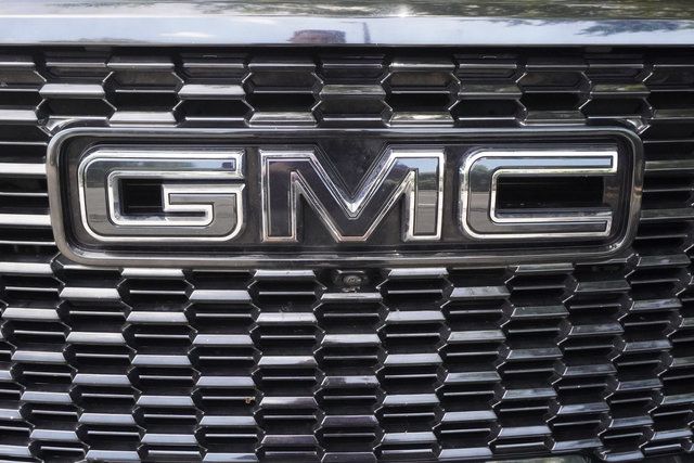 Used 2024 GMC Yukon Denali Ultimate AWD/4WD image 41