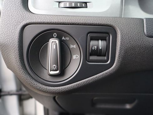 Used 2015 Volkswagen e-Golf SEL Premium FWD image 15