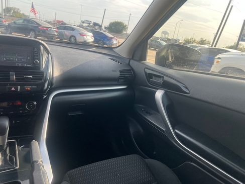 Used 2022 Mitsubishi Eclipse Cross ES FWD image 17