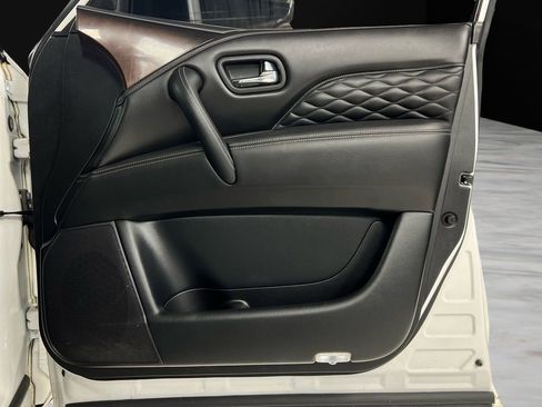 Used 2018 INFINITI QX80 4WD w/ Deluxe Technology Package image 43