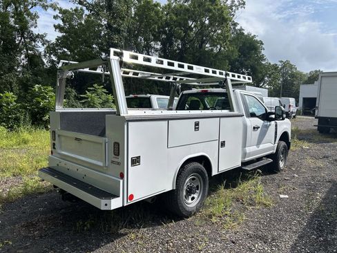 New 2025 Ford F350 XL w/ XL Chrome Package image 5