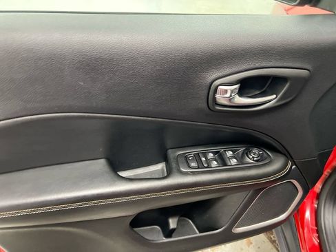 Used 2020 Jeep Compass Latitude AWD/4WD image 20