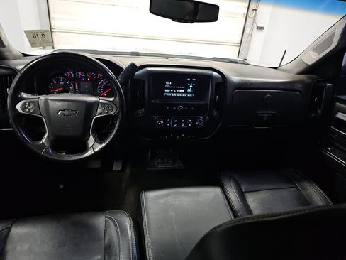 Used 2018 Chevrolet Silverado 1500 Custom w/ Custom Convenience Package RWD image 10