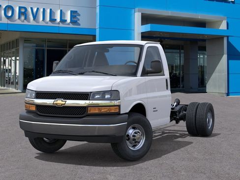 New 2026 Chevrolet Express 3500 w/ Power Convenience Package RWD image 6