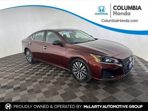 Used 2025 Nissan Altima 2.5 SV FWD image 1