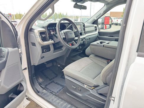 Used 2024 Ford F250 XLT w/ FX4 Off-Road Package image 26